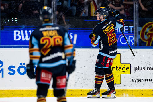 Djurgårdens Filip Eriksson jublar