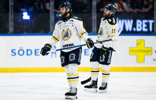 Södertäljes Daniel Norbe och Albin Carlson deppar