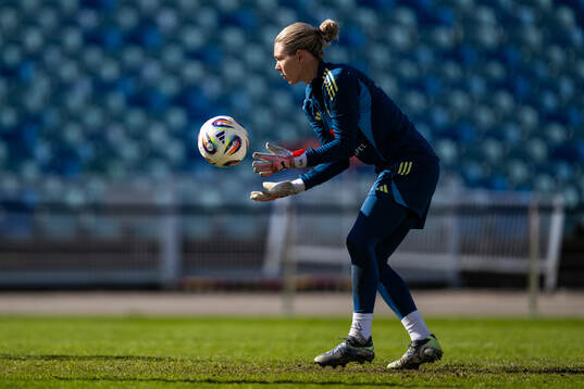 Goalkeeper Jennifer Falk