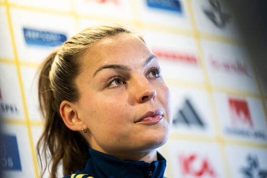 Johanna Rytting Kaneryd is being interviewed