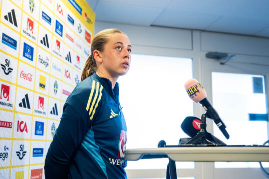 Cornelia Kapocs is being interviewed