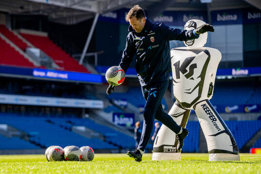 Jon Knudsen, goalkeeper coach of the Norwegian women's