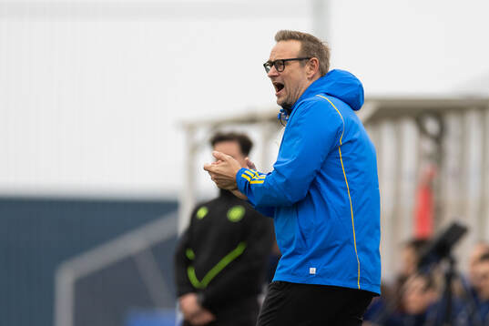 Head coach Martin Qvarmans Möller of Sweden