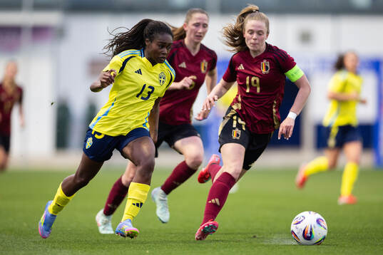 Monica Jusu Bah of Sweden and Valesca Ampoorter of Belgium