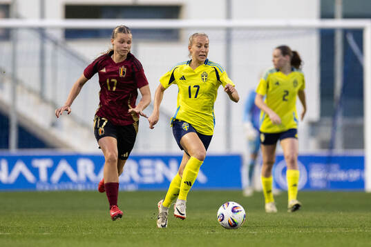 Lore Jacobs of Belgium and Sara Eriksson of Sweden