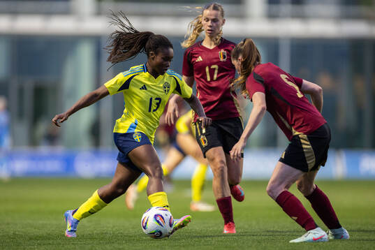 Monica Jusu Bah of Sweden against Lore Jacobs and Fran