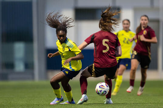 Monica Jusu Bah of Sweden and Fran Meersman of Belgium