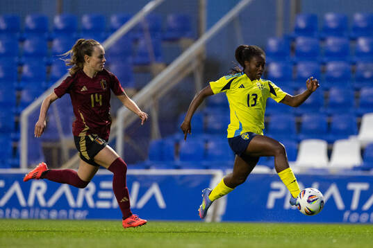 Gaelle Nierynck of Belgium and Monica Jusu Bah of Sweden