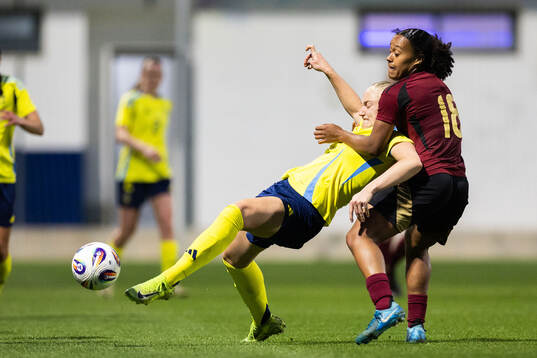Wilma Leidhammar of Sweden and Lina Meeuwis of Belgium