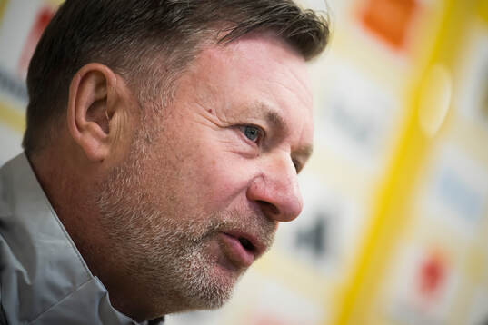 Head coach Peter Gerhardsson of the Swedish women's