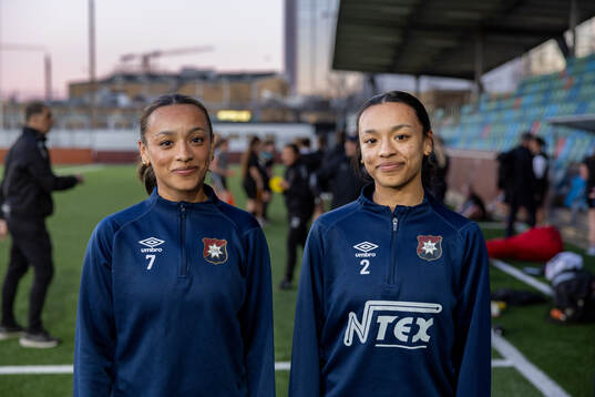 Öis  Alicia Hellström och Ashley Hellström