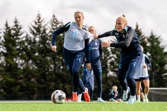 Lisa Fjeldstad Naalsund and Maria Thorisdottir of the