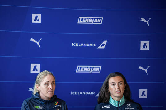 Head coach Gemma Grainger and Ingrid Syrstad Engen of the