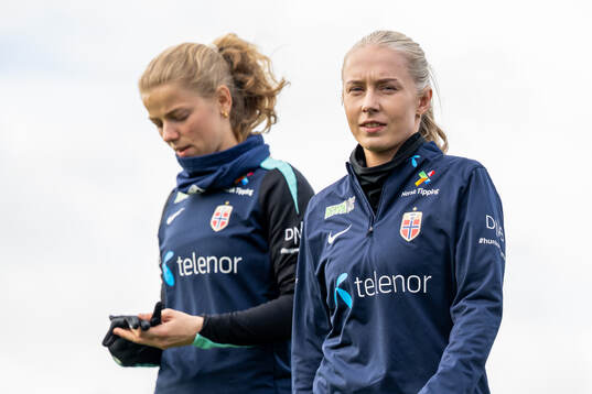 Justine Kielland and Thea Bjelde of the Norwegian women's
