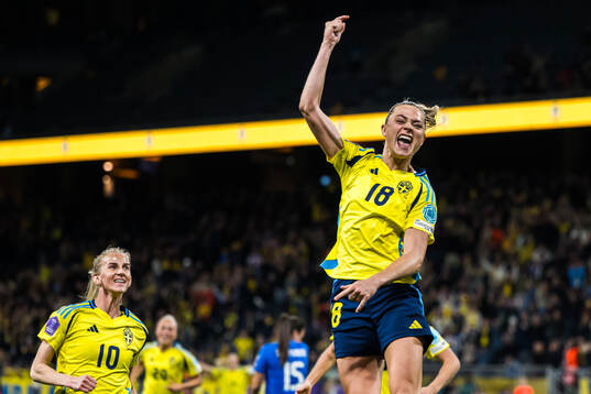 Sofia Jakobsson of Sweden celebrates with Fridolina Rolfö