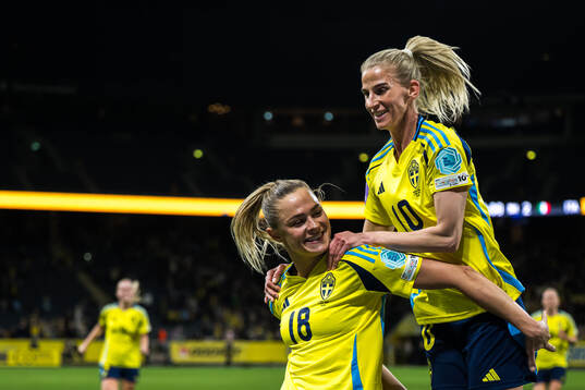 Fridolina Rolfö and Sofia Jakobsson of Sweden celebrates