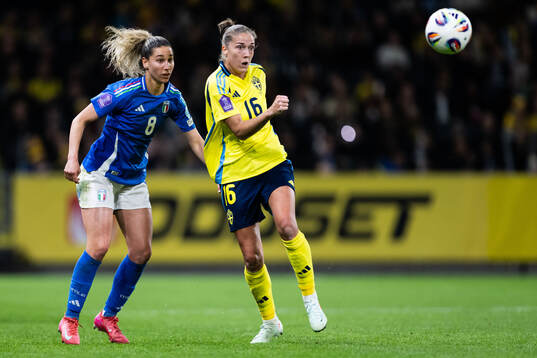 Emma Severini of Italy and Filippa Angeldahl of Sweden