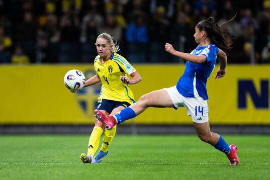 Hanna Lundkvist of Sweden and Chiara Beccari of Italy