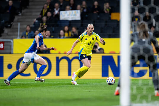 Stina Blackstenius of Sweden