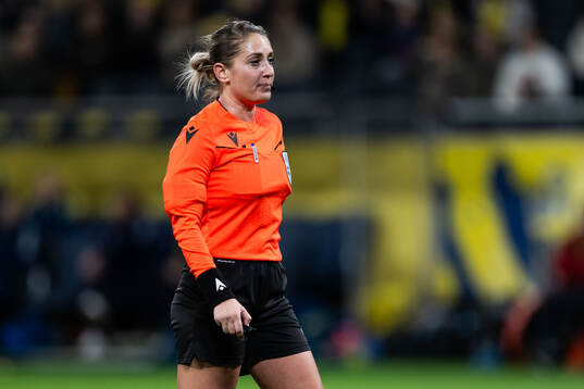Referee Alina Pesu