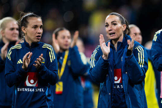 Julia Zigiotti Olme and Kosovare Asllani of Sweden