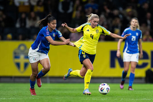 Chiara Beccari of Italy and Hanna Lundkvist of Sweden