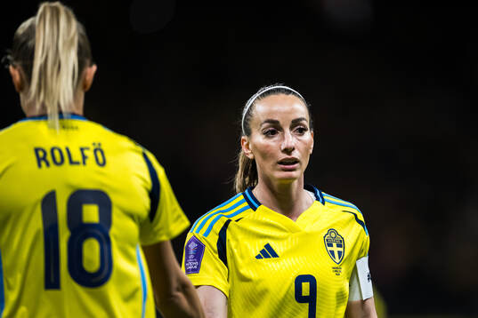 Fridolina Rolfö and Kosovare Asllani of Sweden