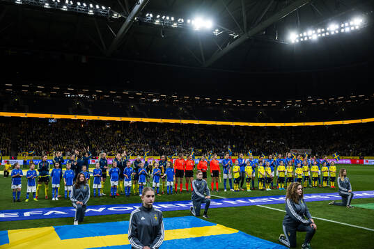 Players of Sweden and of Italy
