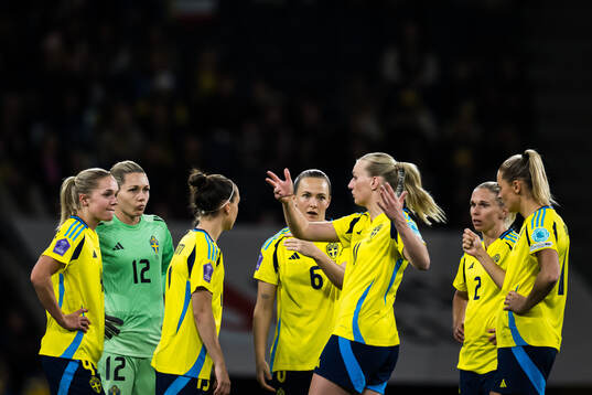 Jennifer Falk, Magdalena Eriksson, Stina Blackstenius,