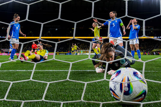 Kosovare Asllani of Sweden celebrates