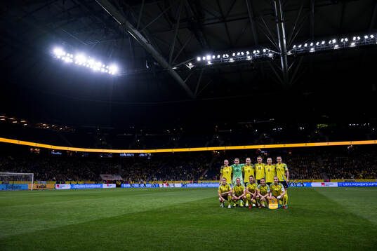The starting eleven of Sweden pose for a photo