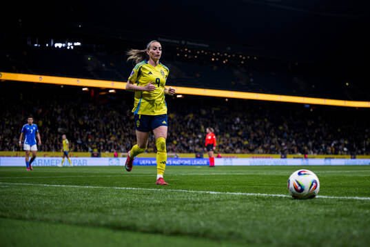 Kosovare Asllani of Sweden