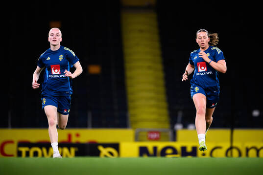 Anna Sandberg and Cornelia Kapocs of Sweden