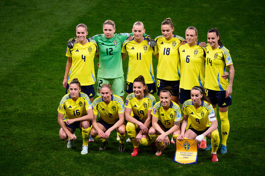 The starting eleven of Sweden pose for a photo