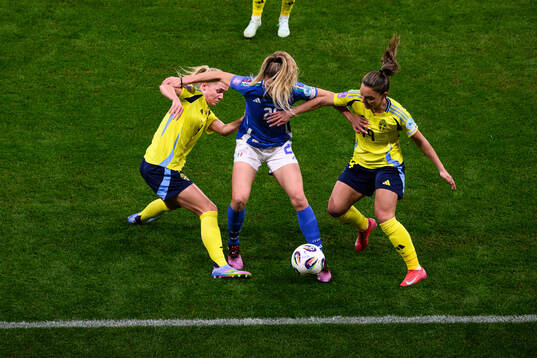 Hanna Lundkvist and Johanna Rytting Kaneryd of Sweden