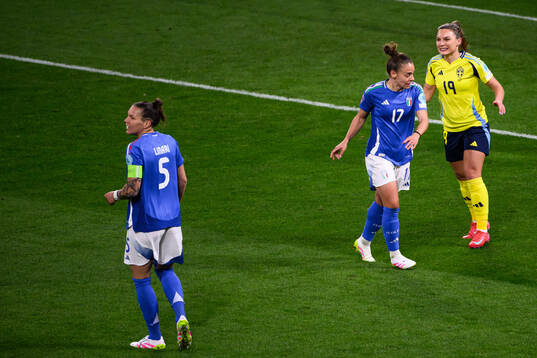 Lisa Boattin of Italy next to Johanna Rytting Kaneryd of