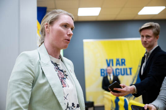 Hedvig Lindahl is interviewed