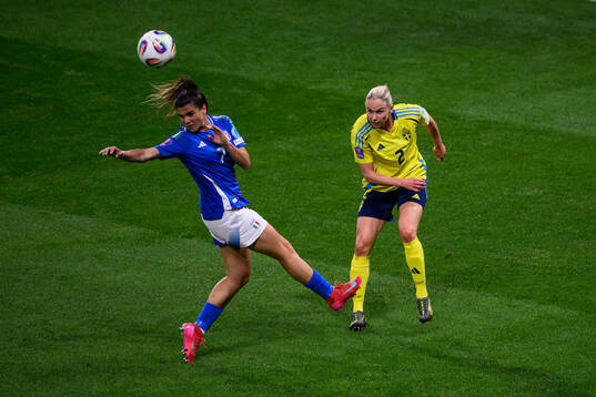Sofia Cantore of Italy and Jonna Andersson of Sweden