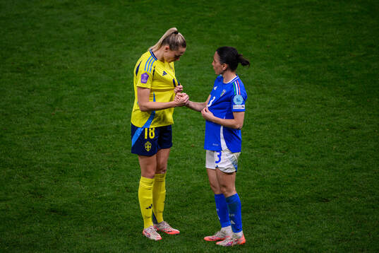 Fridolina Rolfö of Sweden and Lucia Di Guglielmo of Italy