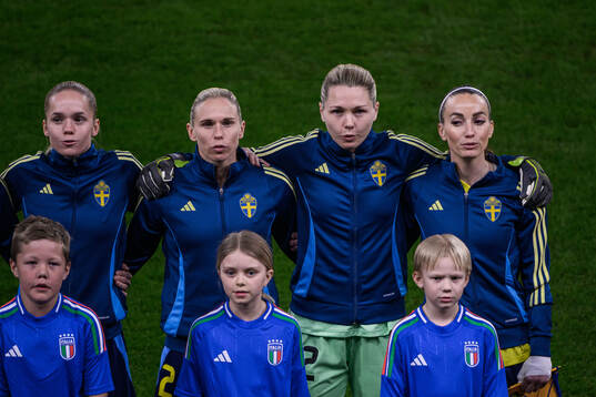 Hanna Lundkvist , Jonna Andersson , goalkeeper Jennifer