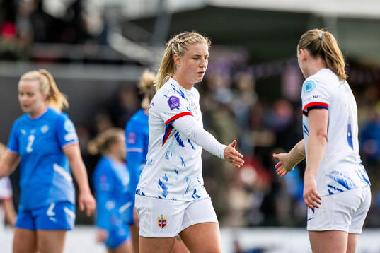 Sophie Román Haug and Elisabeth Terland of Norway