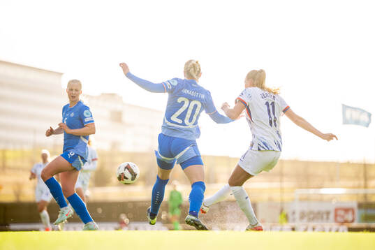 Gudny Árnadottir of Iceland and Synne Sofie Kinden Jensen