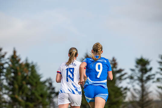 Elisabeth Terland of Norway and Sædis Run Heidarsdottir of