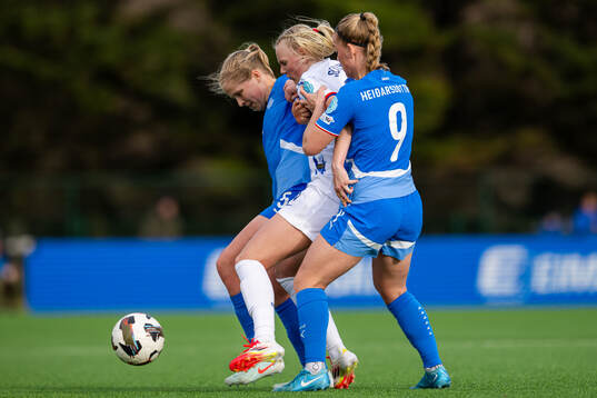 Emilia Ásgeirsdottir of Iceland, Karina Sævik of Norway