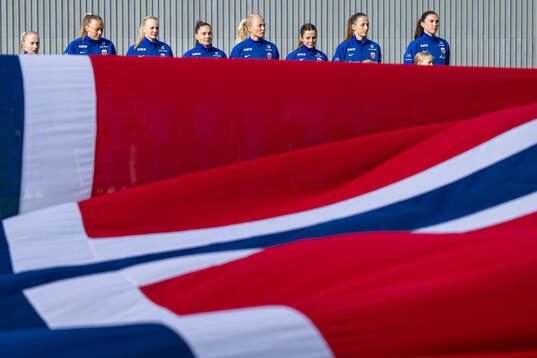 Vilde Bøe Risa, Guro Bergsvand, Tuva Hansen, goalkeeper
