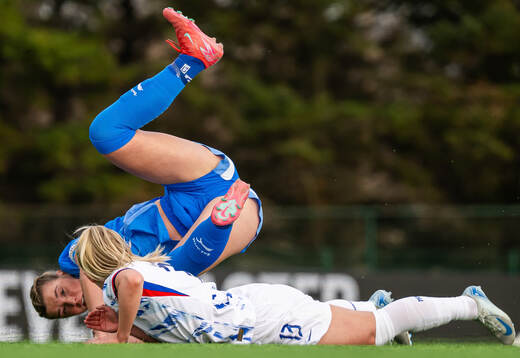 Karolina Vilhjálmsdottir of Iceland and Thea Bjelde of
