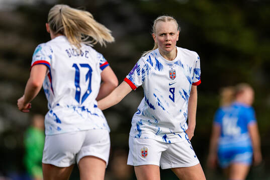 Thea Bjelde and Karina Sævik of Norway