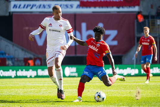 Sandvikens IFs Kim Käck Ofordu och Helsingborgs Samuel