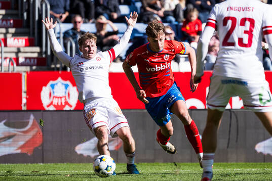 Sandvikens IFs Victor Backman och Helsingborgs Lukas