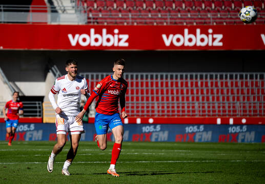 Sandvikens IFs Emil Engqvist och Helsingborgs Adrian